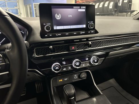 Used 2023 Honda Civic Sport image 11