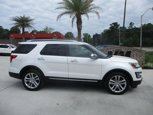 Used 2016 Ford Explorer Limited image 3