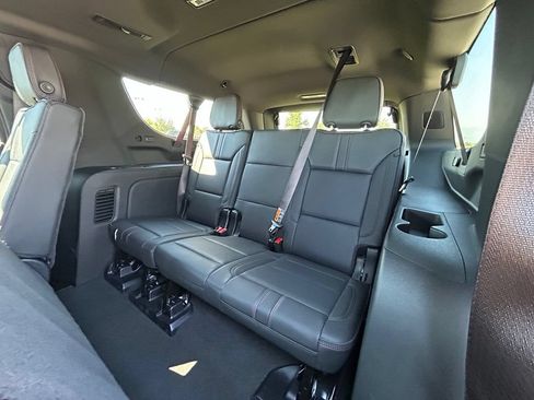 Used 2025 Chevrolet Suburban RST w/ Comfort Package AWD/4WD image 27