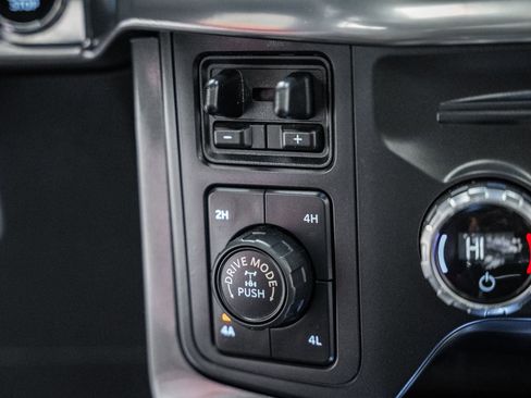 Certified 2021 Ford F150 Lariat w/ Equipment Group 502A High image 33