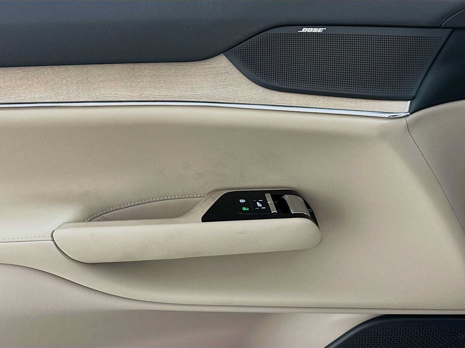 New 2026 Volvo EX90 Plus RWD image 16