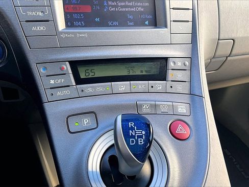 Used 2015 Toyota Prius Four image 14