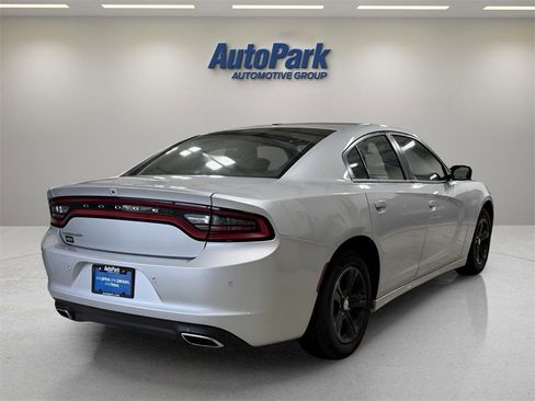 Used 2022 Dodge Charger SXT image 8