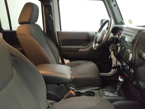 Used 2013 Jeep Wrangler Unlimited Sport image 21