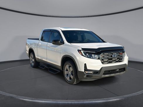Used 2025 Honda Ridgeline TrailSport image 12