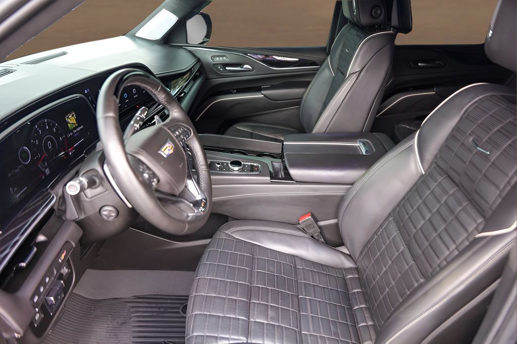 Used 2024 Cadillac Escalade V AWD/4WD image 9