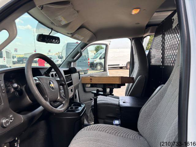 Used 2016 Chevrolet Express 2500 RWD image 15