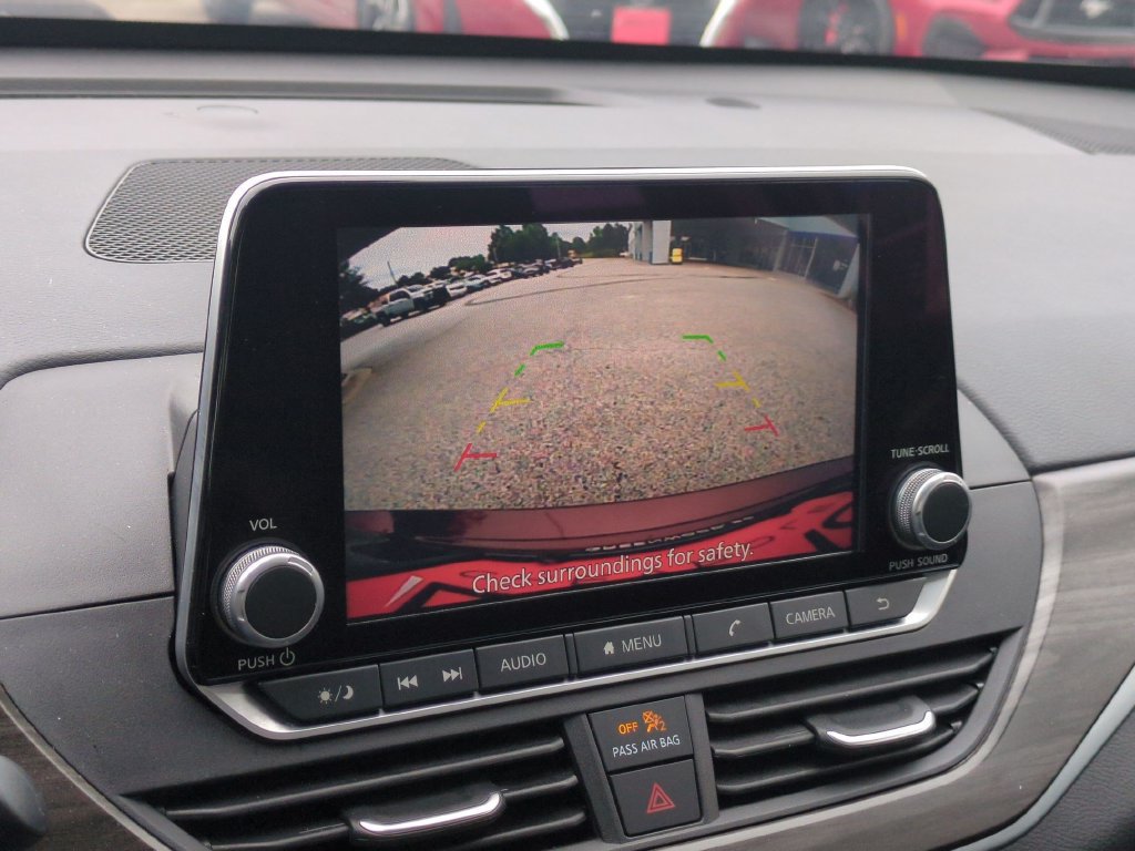 Used 2025 Nissan Altima 2.5 SV FWD image 24