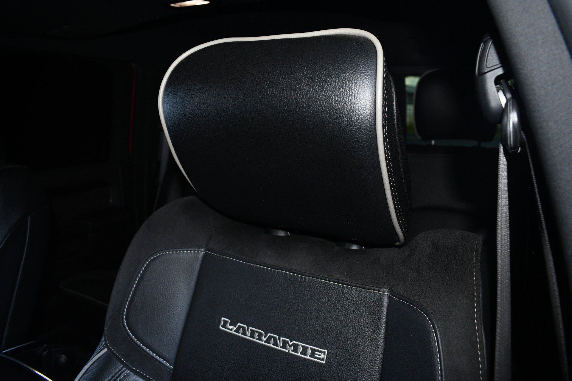Used 2020 RAM 2500 Laramie w/ Night Edition AWD/4WD image 9