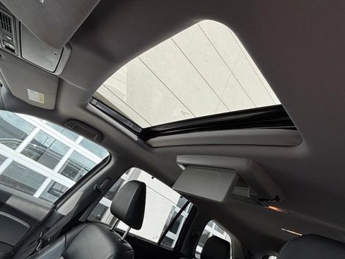 Used 2019 Honda Pilot Touring image 14