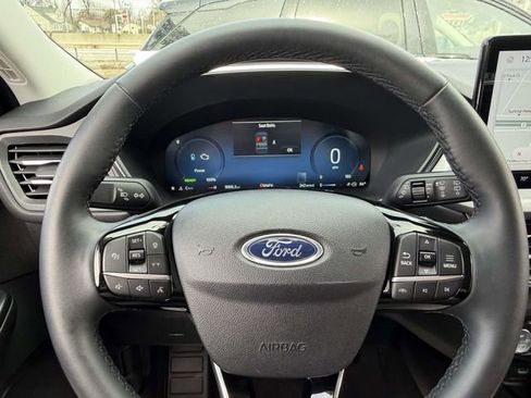 Used 2023 Ford Escape Platinum AWD/4WD image 26