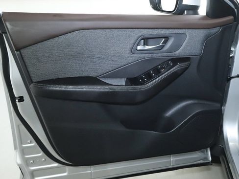 Certified 2022 Nissan Rogue SV FWD image 15