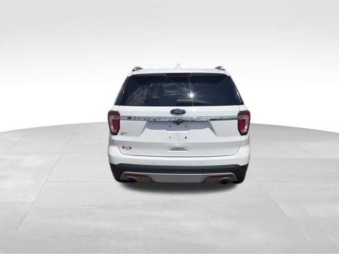 Used 2017 Ford Explorer XLT FWD image 6
