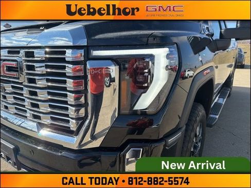 Used 2024 GMC Sierra 2500 Denali w/ Denali Reserve Package image 13