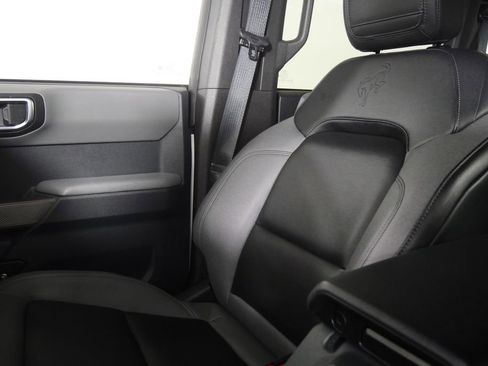 Used 2023 Ford Bronco Black Diamond w/ Sasquatch Package image 24