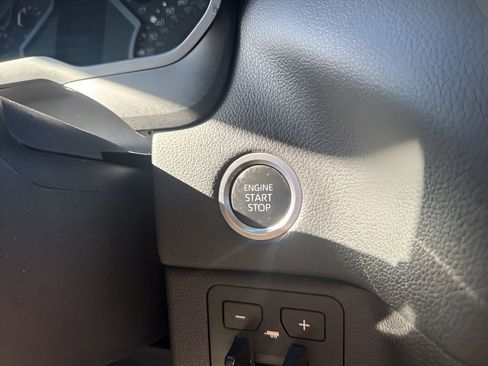 Used 2023 Toyota Tundra Limited image 24