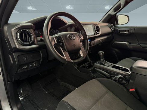 Used 2023 Toyota Tacoma TRD Off-Road image 4