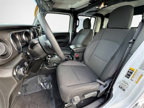 Used 2023 Jeep Gladiator Sport image 25