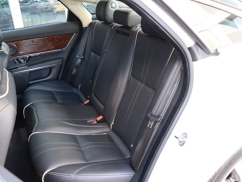 Used 2018 Jaguar XJ R-Sport image 42