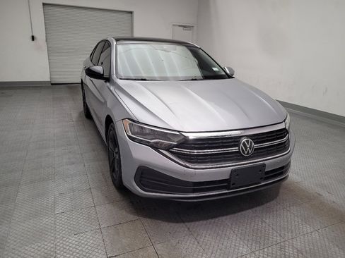 Used 2022 Volkswagen Jetta SE FWD image 14