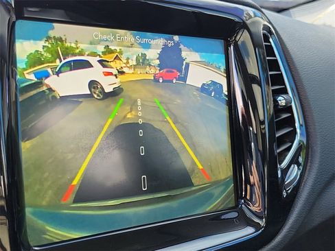 Used 2019 Jeep Compass Limited image 28