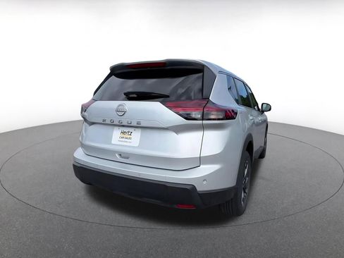Used 2025 Nissan Rogue SV FWD image 16