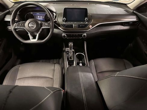 Used 2024 Nissan Altima 2.5 SV image 18