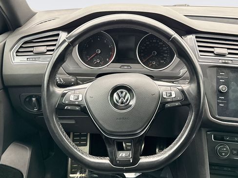 Used 2021 Volkswagen Tiguan SE R-Line AWD/4WD image 12