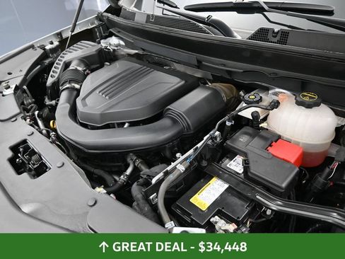 Used 2024 Chevrolet Traverse LT AWD/4WD image 14
