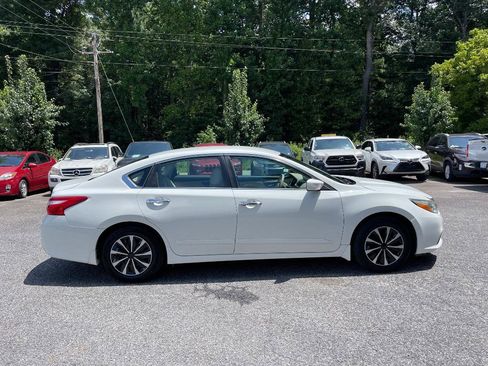 Used 2016 Nissan Altima 2.5 S w/ Power Driver Seat Package image 9