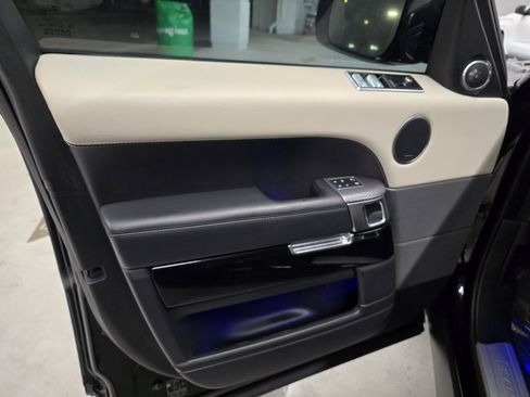 Used 2020 Land Rover Range Rover Sport HST image 15