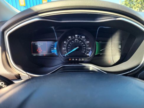 Used 2016 Ford Fusion SE w/ Equipment Group 202A FWD image 18