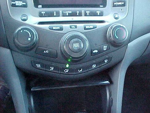 Used 2007 Honda Accord SE image 22