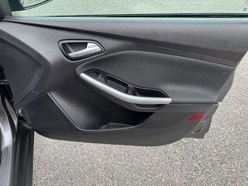 Used 2012 Ford Focus SE image 42