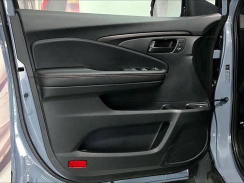 Used 2025 Honda Ridgeline TrailSport image 24
