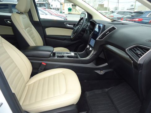 Used 2022 Ford Edge SEL w/ Convenience Package image 12