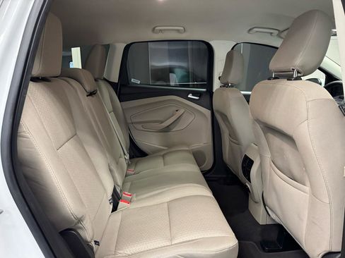 Used 2018 Ford Escape SE image 25