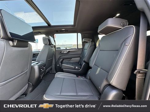 New 2026 Chevrolet Suburban Premier image 25