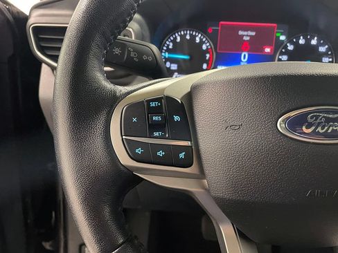 Used 2021 Ford Explorer XLT w/ Equipment Group 202A AWD/4WD image 39