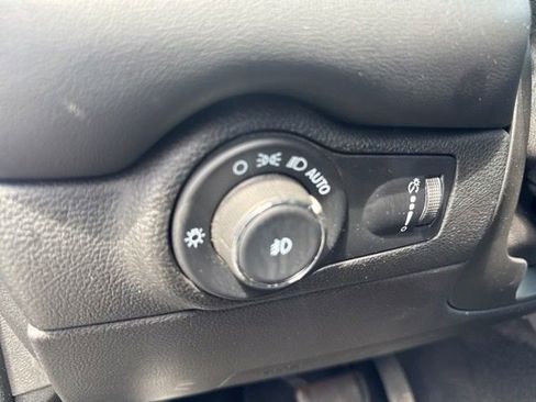 Used 2023 Dodge Durango GT AWD/4WD image 17