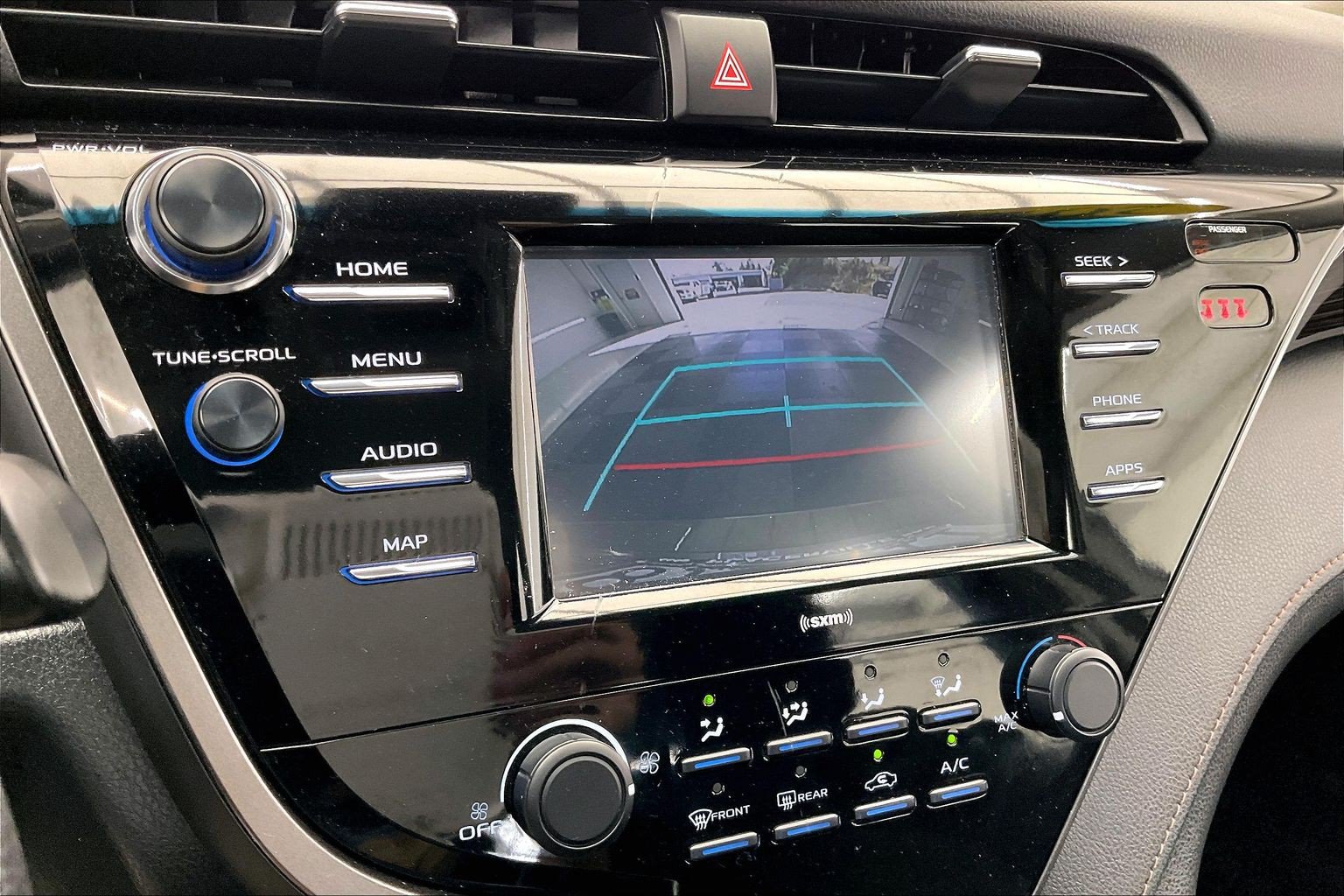 Used 2020 Toyota Camry LE FWD image 23