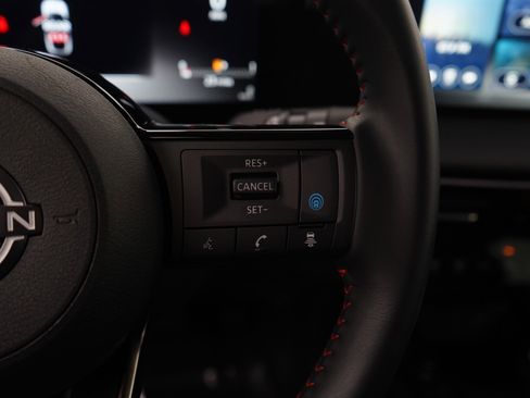 Used 2025 Nissan Kicks SR w/ Illumination Package image 17