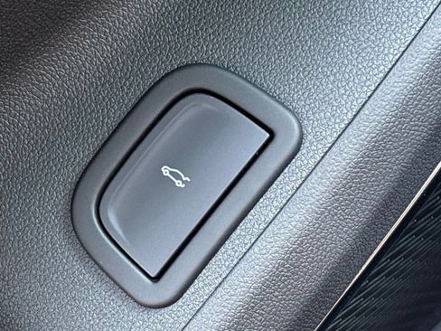 Used 2027 Chevrolet Traverse RS FWD image 28