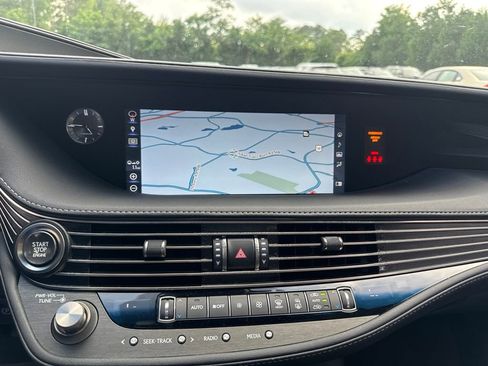 Used 2020 Lexus LS 500 w/ Interior Upgrade Package RWD image 18