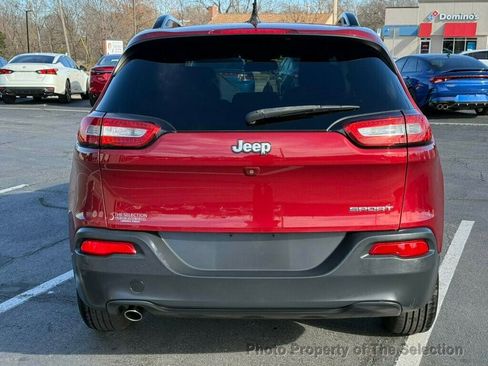 Used 2017 Jeep Cherokee Sport image 14