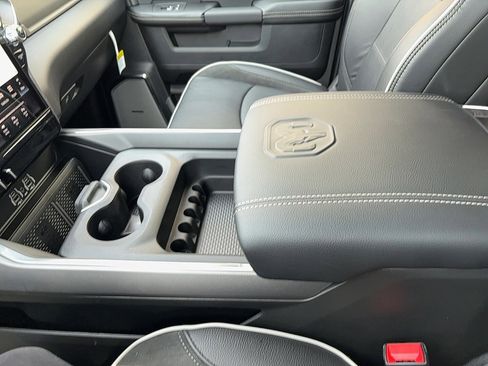 New 2026 RAM 2500 Laramie AWD/4WD image 38