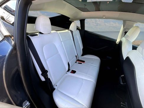 Used 2022 Tesla Model Y Performance AWD/4WD image 23
