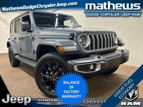 Used 2025 Jeep Wrangler Unlimited Sahara AWD/4WD image 1