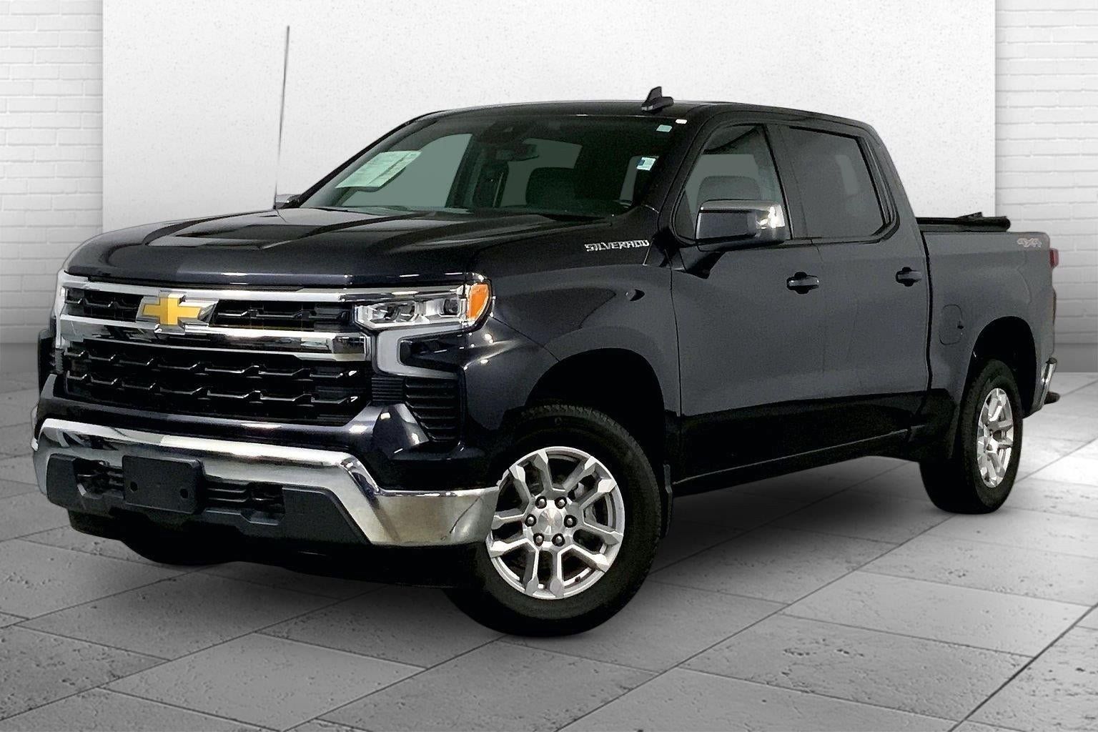 Used 2023 Chevrolet Silverado 1500 LT AWD/4WD image 12