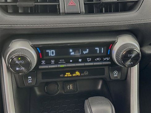 Certified 2025 Toyota RAV4 XLE AWD/4WD image 9